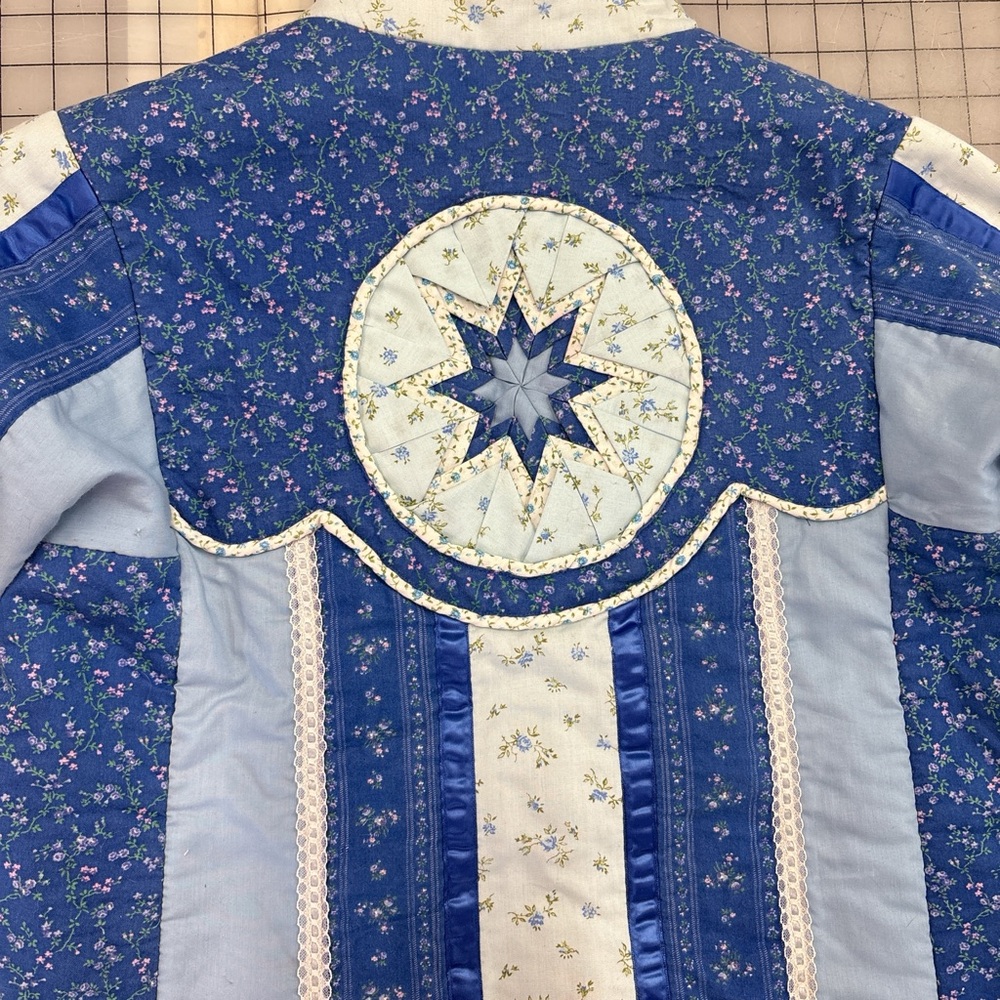 Cottage-core quilted patchwork jacket - image 4